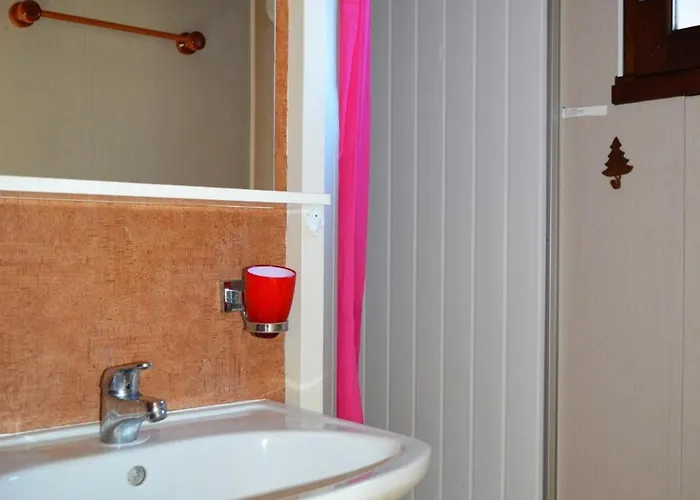 Σαλέ 2 Pieces Pour 4 Pers Pres Des Pistes, Terrasse Sud - Fr-1-592-23 *